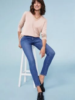 Baukjen Essentials LENZING™ ECOVERO™ Relaxed V-Neck Top | Powder Pink