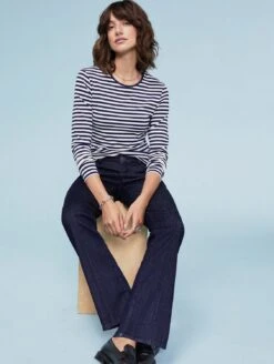 Ayla LENZING™ ECOVERO™Top | Soft White & Classic Navy