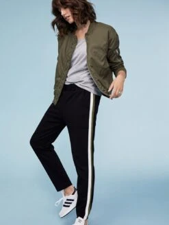 JayLENZING™ ECOVERO™ Pants | Caviar Black & Olive