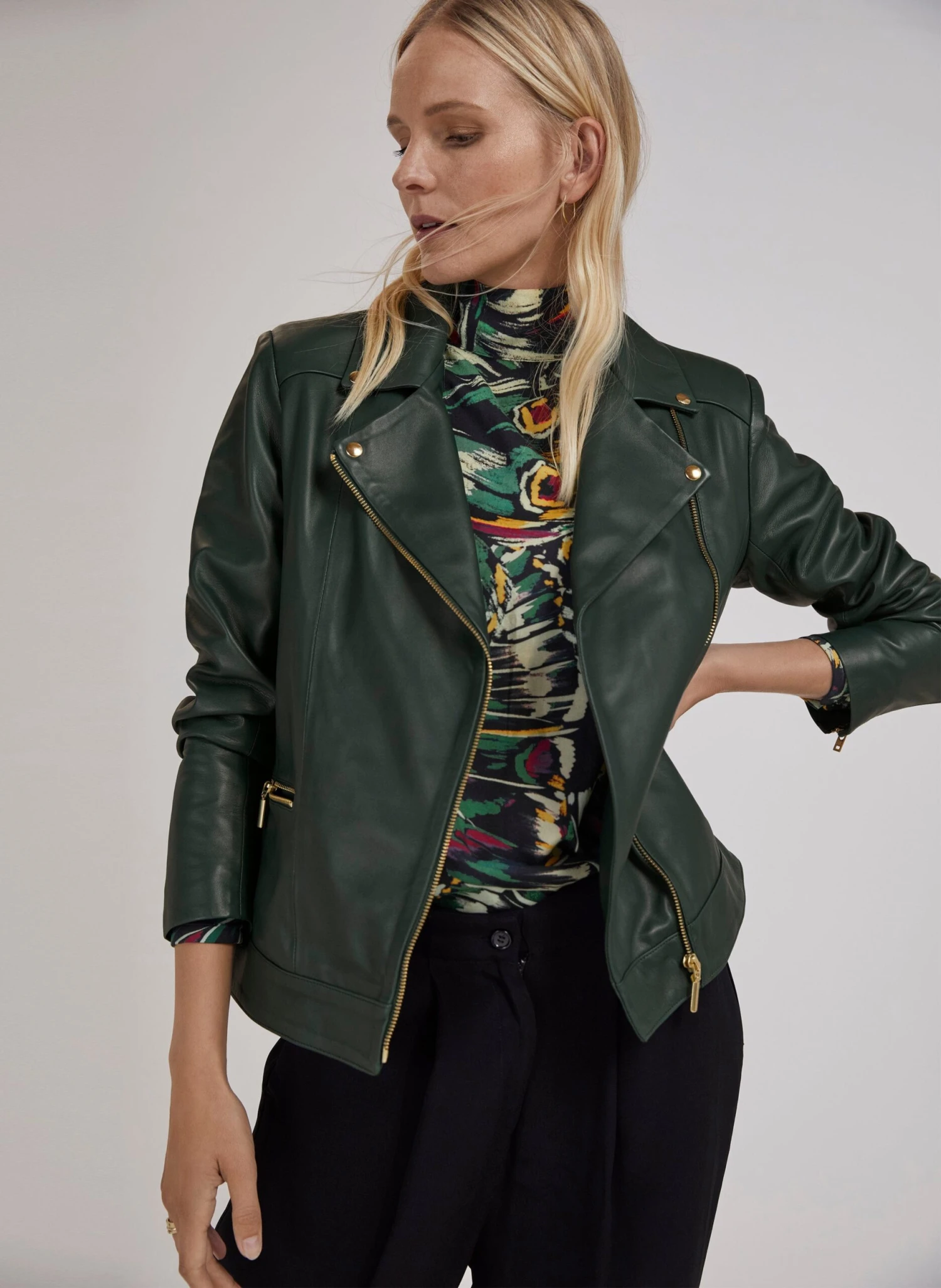 Anthea Ecojilin Viscose Wide Leg Trousers | Caviar Black 6 Anthea Ecojilin Viscose Wide Leg Trousers | Caviar Black - Image 4