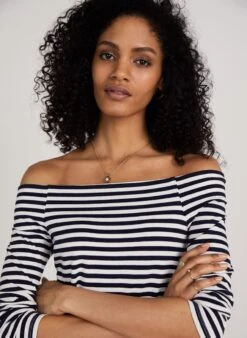 Daniella LENZING™ ECOVERO™ Top | Soft White & Classic Navy 9 Daniella LENZING™ ECOVERO™ Top | Soft White & Classic Navy -Women Clothing Store baukjen daniella top with lenzing ecovero 30711218864241