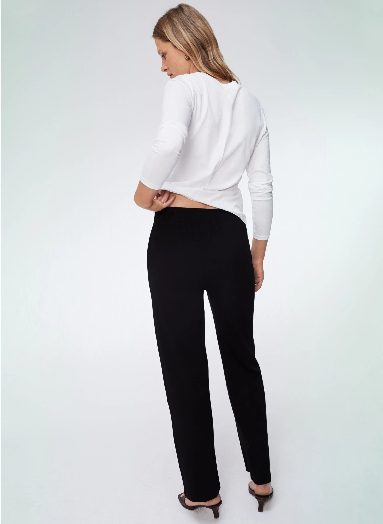 Marian LENZING™ ECOVERO™Trousers| Caviar Black 6 Marian LENZING™ ECOVERO™Trousers| Caviar Black - Image 4
