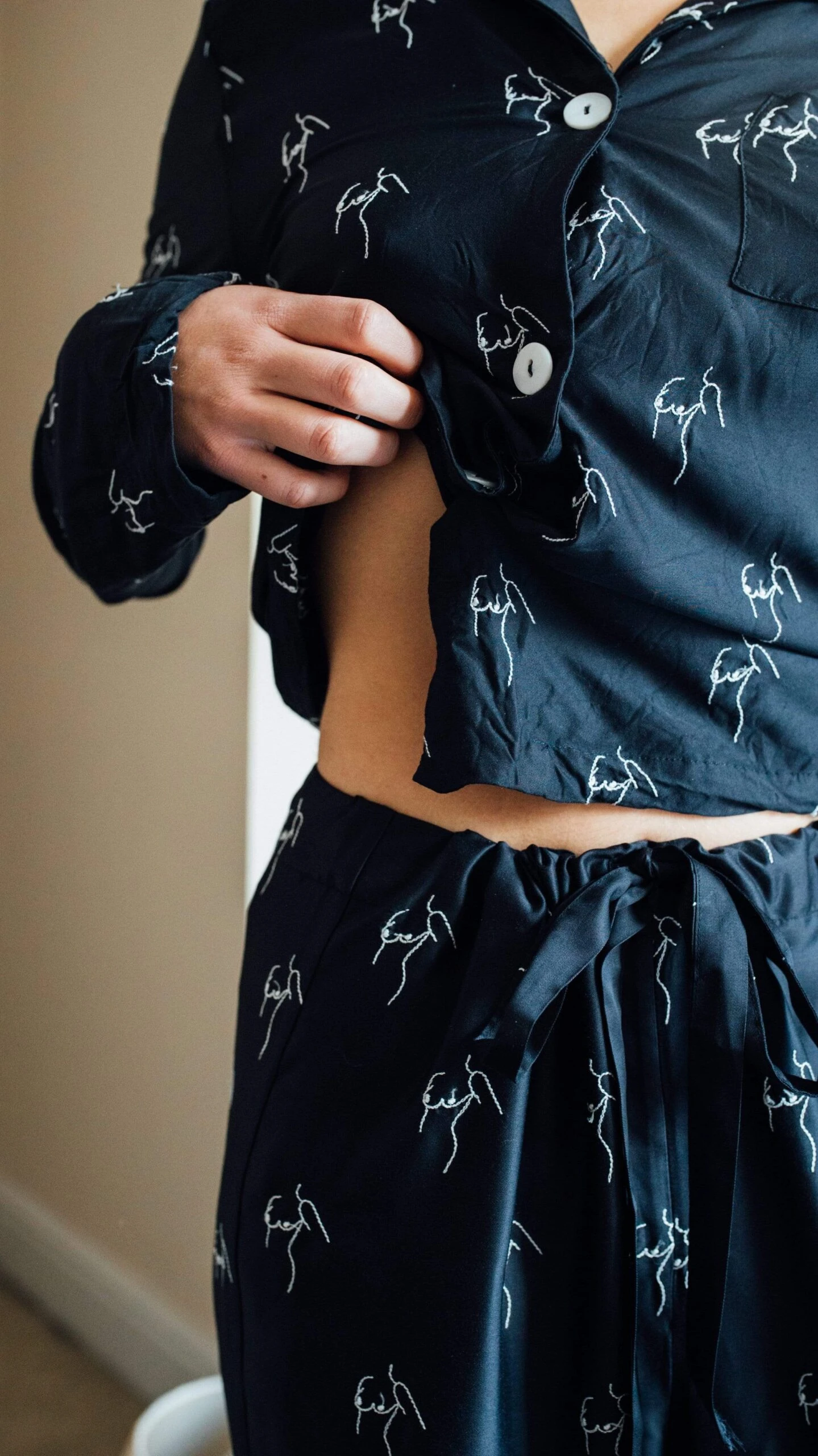 Character Edition Bamboo Vegan Silk Pyjama Camisole Set | Long 6 Character Edition Bamboo Vegan Silk Pyjama Camisole Set | Long - Image 4