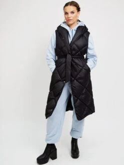 Penzance Recycled Long Sleeveless Puffer Jacket | Black