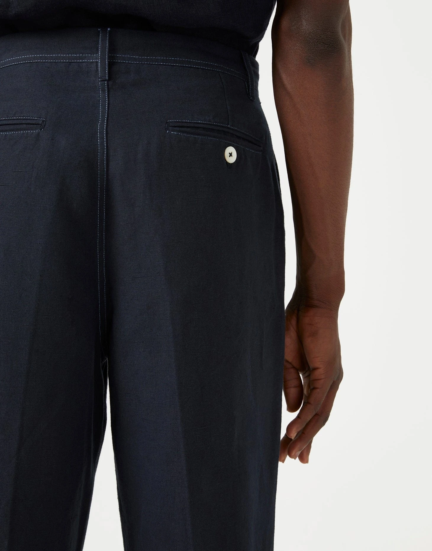 Smart-Casual Organic Cotton & Linen Relaxed Trousers | Dark Navy 4 Smart-Casual Organic Cotton & Linen Relaxed Trousers | Dark Navy - Image 2