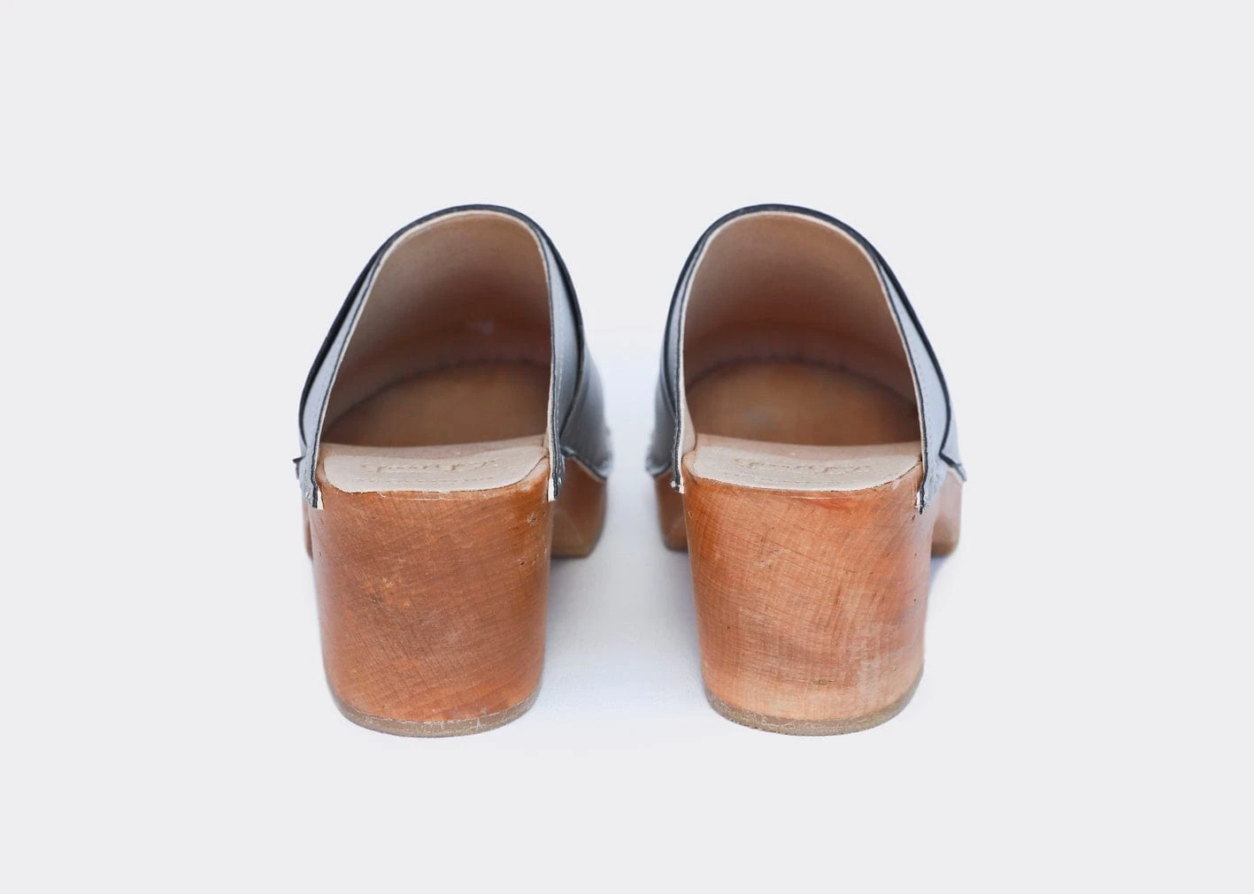 Da Vinci Apple Leather Vegan Mid-Heel Clogs | Silver 8 Da Vinci Apple Leather Vegan Mid-Heel Clogs | Silver - Image 6