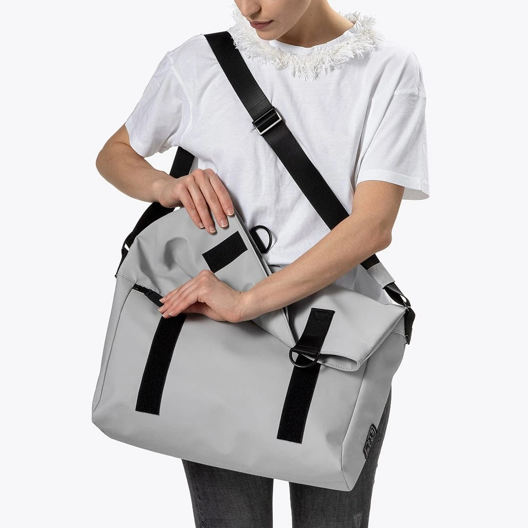 Augusto Recycled PET Waterproof Messenger Bag | Platinum 7 Augusto Recycled PET Waterproof Messenger Bag | Platinum - Image 5